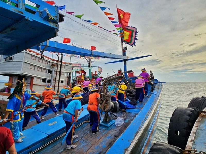 Lễ Nghinh Ông đình Thắng Tam.