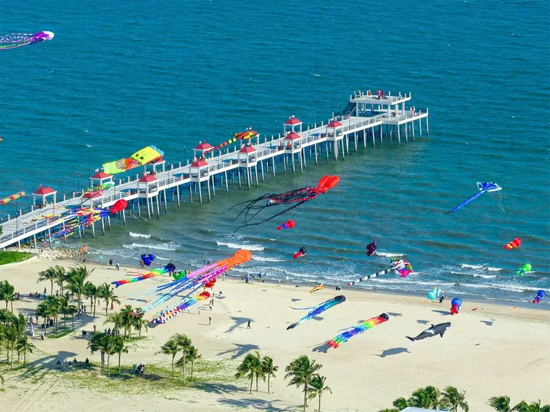 Cầu đi bộ ngắm biển dài nhất châu Á.