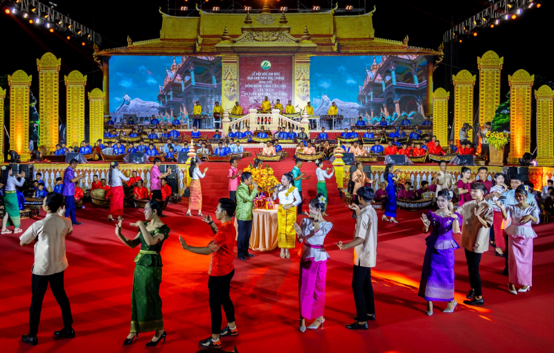 Không chỉ là một loại hình nghệ thuật trình diễn, nhạc ngũ âm là linh hồn của các lễ hội Khmer.