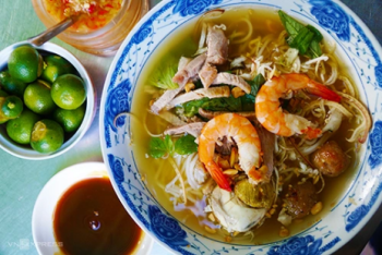 Đặc sản bún gỏi dà