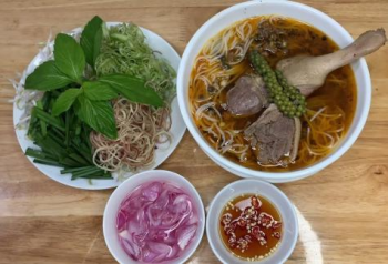 Bún vịt nấu tiêu